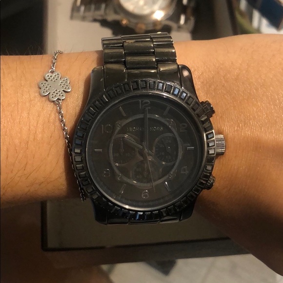 Michael Kors Women’s Watch Oversized Runway Metallic Black